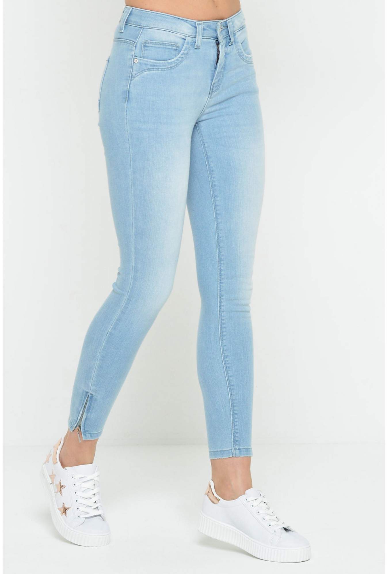 light blue ankle jeans