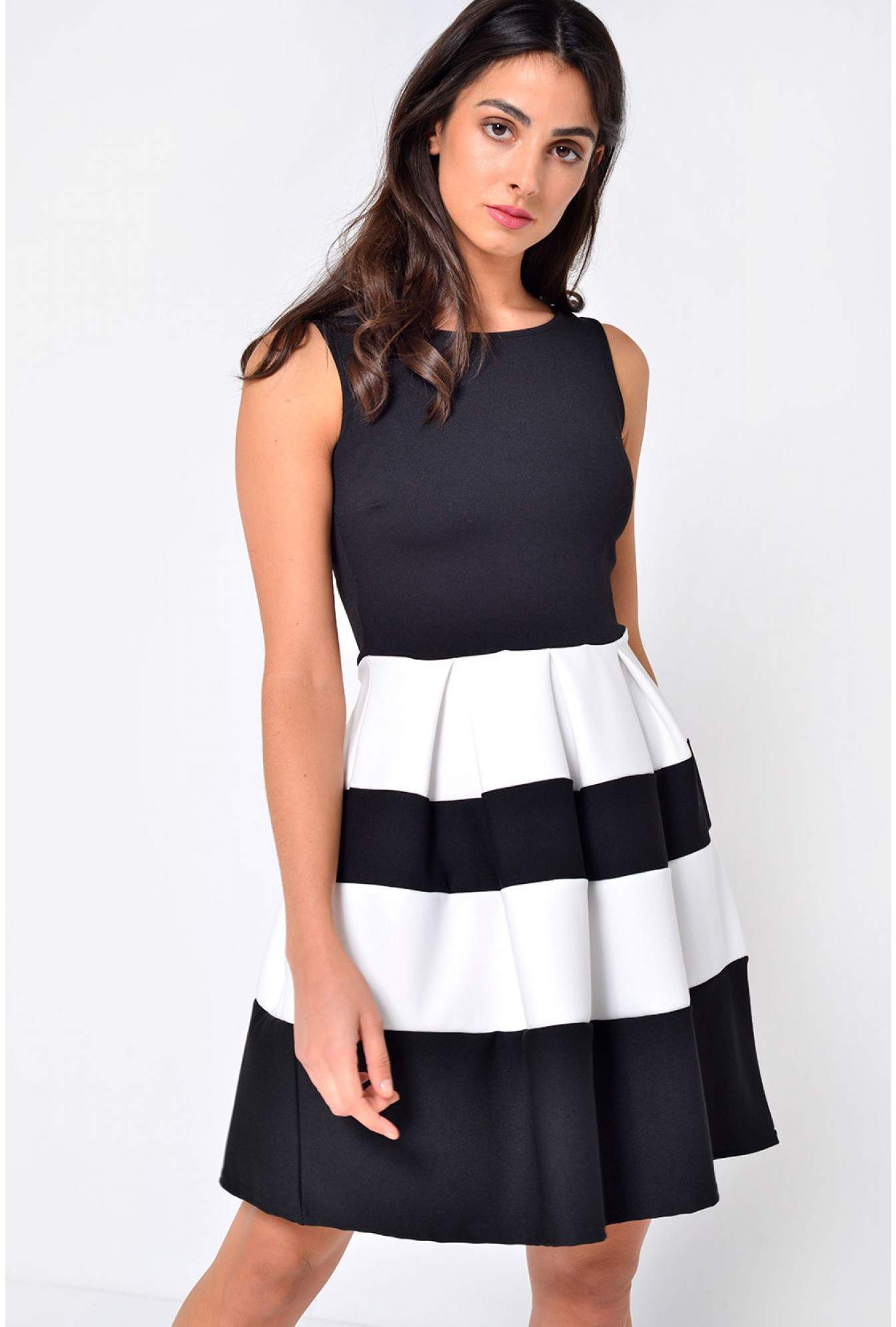 Evita Kellie Colour Block Skater Dress In Black And White Iclothing 4240