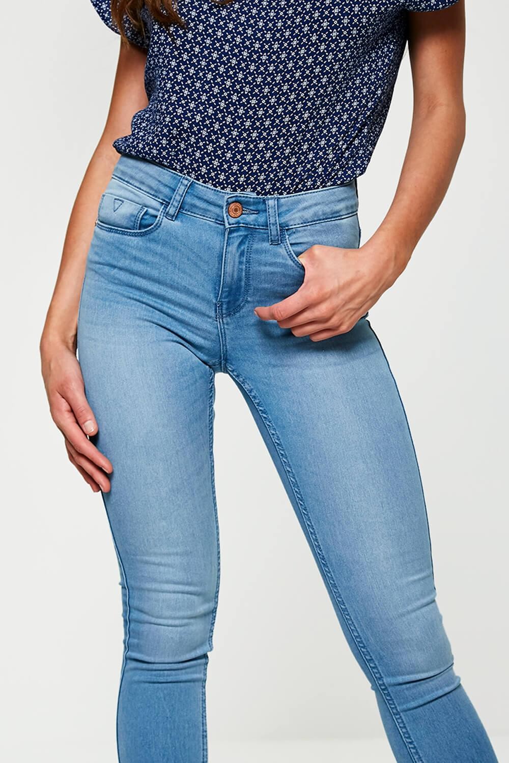 Noisy May Extreme High Waist Jeans in Light Blue Denim | iCLOTHING