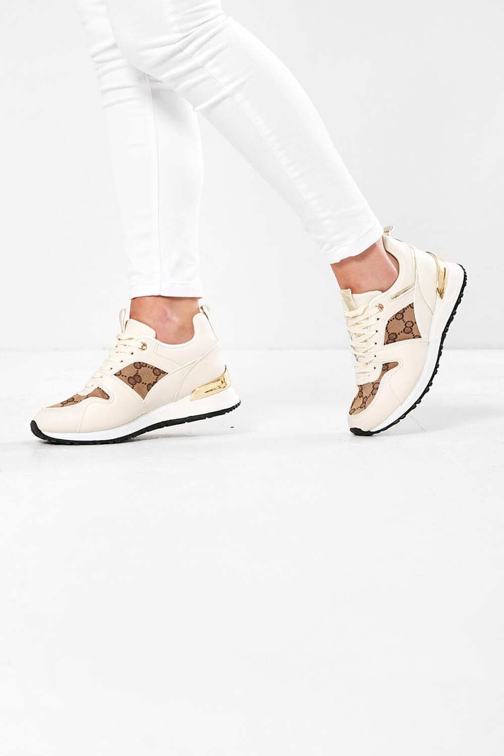 Gill Two Toned Panel Trainers in Cream